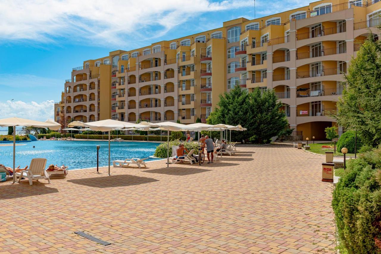 Menada Grand Resort Apartments أهيلوي المظهر الخارجي الصورة
